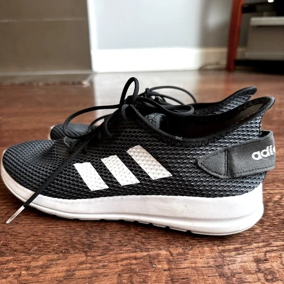 ADIDAS "Cloudform" lightweight runners - Picture 1 of 5